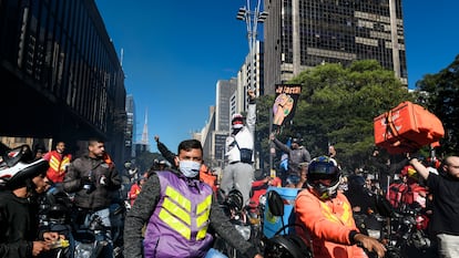 Entregadores de aplicativos fazem paralisação e protestam na Avenida Paulista, no dia 1º de julho.