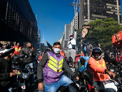 Entregadores de aplicativos fazem paralisação e protestam na Avenida Paulista, no dia 1º de julho.