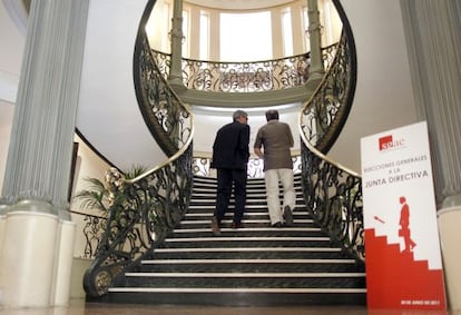 Interior de la sede de la Sociedad General de Autores y Editores (SGAE), durante la celebraci&oacute;n de las elecciones a la junta directiva, en Madrid. 