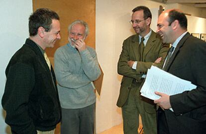 José Luis Pardo, Eduardo Milán, Llàtzer Moix y Fernando Carro, director del Círculo de Lectores, ayer.