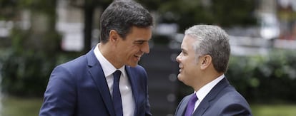 El presidente del Gobierno, Pedro Sánchez, junto a su homólogo colombiano, Iván Duque.