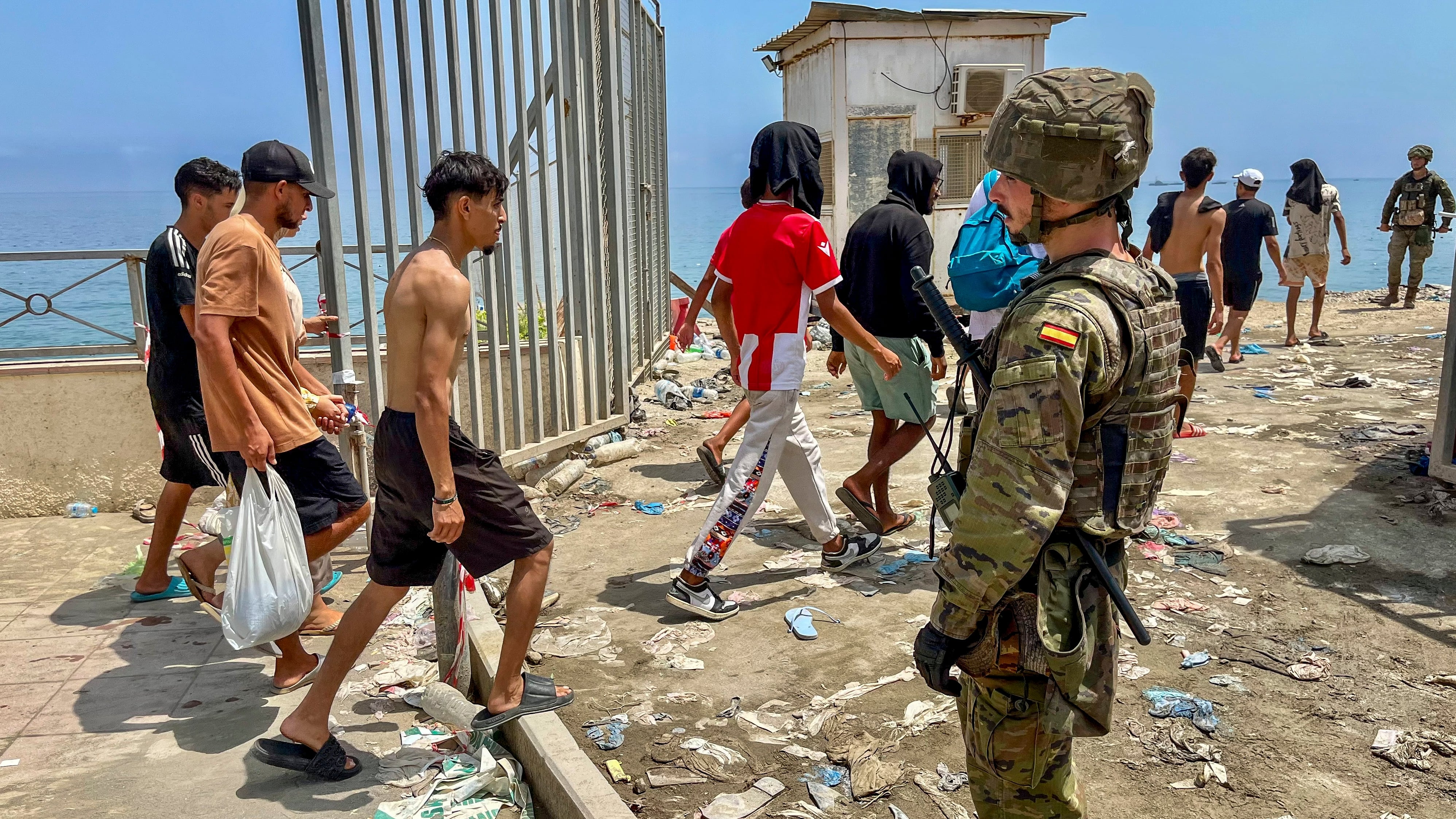 Última hora de la entrada de inmigrantes a Ceuta, en directo | 37.500 de los 50.000 migrantes que entraron en Ceuta ya han regresado a Marruecos