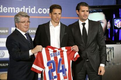 Cerezo, Sosa y Camino, en la presentación del jugador