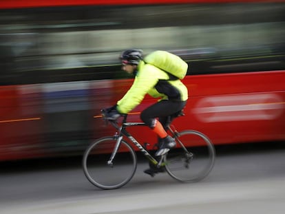 Un ciclista en Londres.