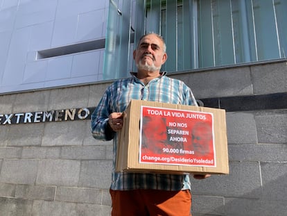 José Hernández entrega 90.000 firmas a la Junta de Extremadura el jueves 13 de febrero, imagen cedida de Change.org.