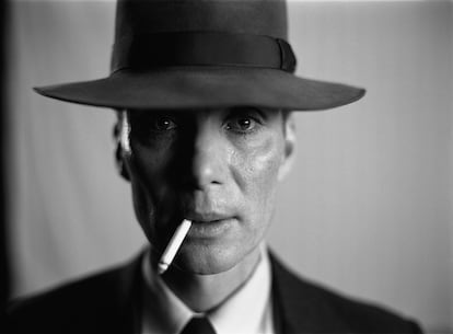 Cillian Murphy como J. Robert Oppenheimer, en una escena de 'Oppenheimer'.