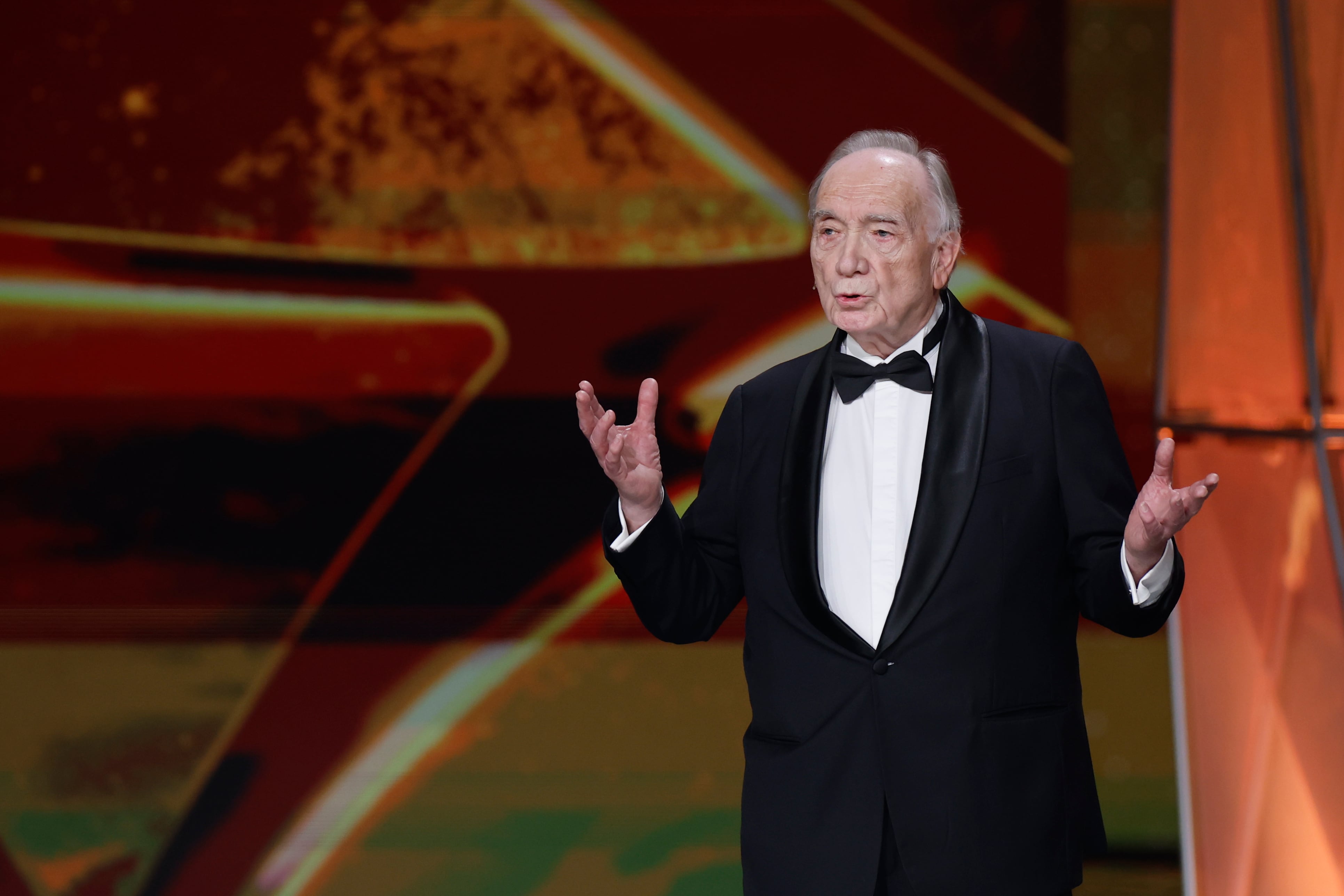 Fernando Méndez-Leite, reelegido presidente de la Academia de cine: hay un hombre en España que lo hace todo