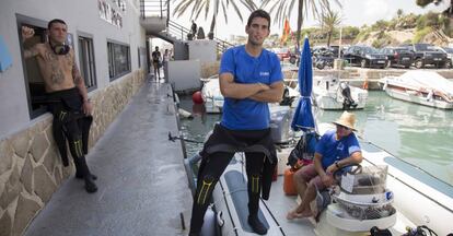 Cristian, el instructor de buceo que descubrió los fardos.