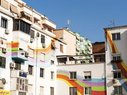 Edificios coloreados en Tirana, la capital de Albania.