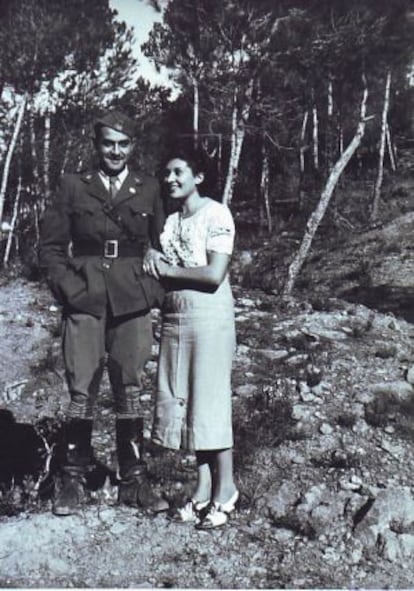 The soldier who may have been the photographer, next to Maria Fabregat.