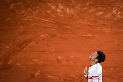 Djokovic, durante la semifinal contra Nadal en la Philippe Chatrier de París, el pasado viernes.