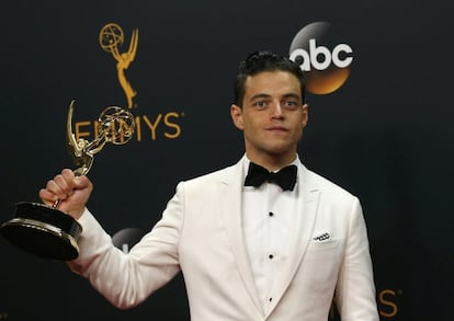 El actor Rami Malek, protagonista de “Mr. Robot”, logró el premio al mejor actor dramático