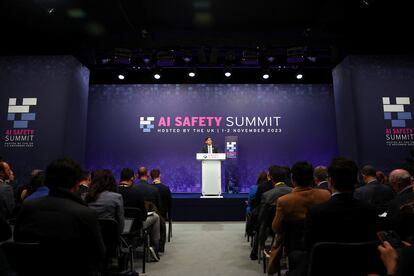Rishi Sunak, en una rueda de prensa durante el AI Safety Summit.