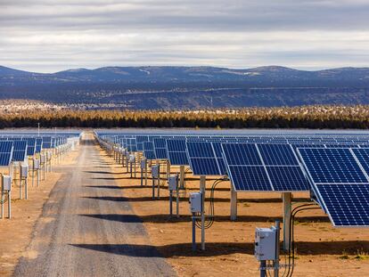 Planta de energía fotovoltaica Gala Solar de Avangrid, a las afueras de Prineville (Oregón), en una imagen facilitada por la empresa.