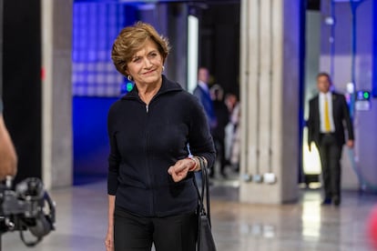 Evelyn Matthei asiste al primer debate presidencial en Santiago, el 10 de septiembre.