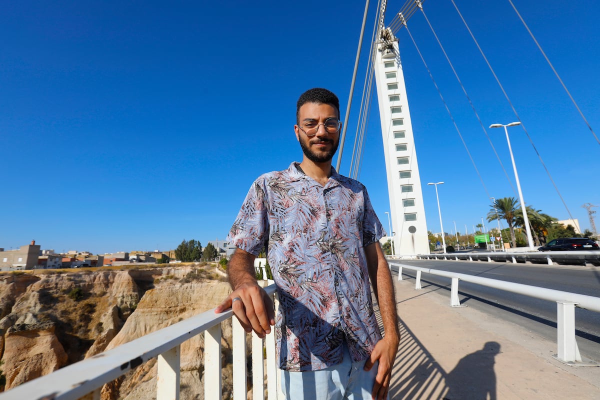 Marouane, el joven marroquí condecorado por salvar la vida de un hombre en Elche: “Hay que ayudar al que está mal”