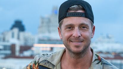 El cantante, compositor y productor Ryan Tedder posa en la azotea del UMusic Hotel en Madrid.