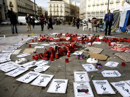 Huelga de hambre en la Puerta del Sol de Madrid por las mujeres asesinadas por violencia machista. 