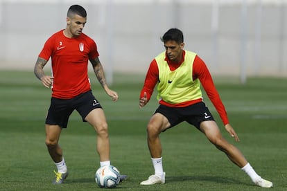 Álex Martínez y Martínez, en el entrenamiento del Granada. 