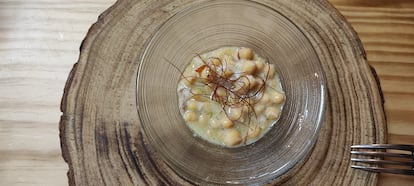 Garbanzod con bacalao al pil-pil.