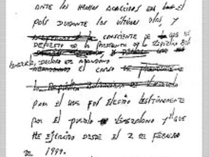 Manuscrito de renuncia al cargo del presidente Hugo Chávez difundido ayer por el diario venezolano <b></b><i>El Nacional.</