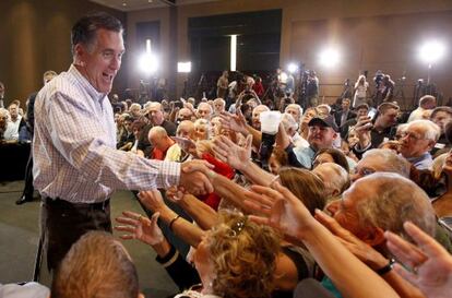 El aspirante republicano a la presidencia de EE UU, Mitt Romney, durante un acto de campaña en Carolina del Sur.