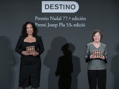 Najat El-Hachmi, ganadora del Nadal de 2021 y Maria Barbal, premio Josep Pla.