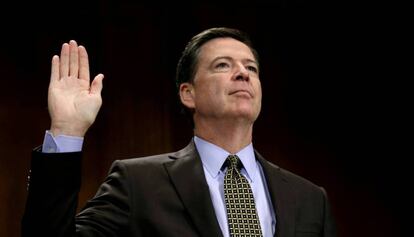 James Comey fa el jurament abans de testificar al Senat, el 3 de maig.