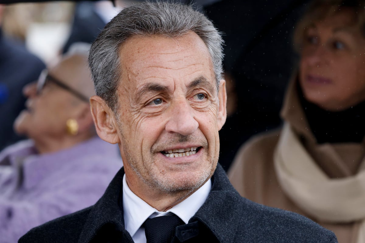 Sarkozy, sentenced for corruption to one year of house arrest with electronic bracelet