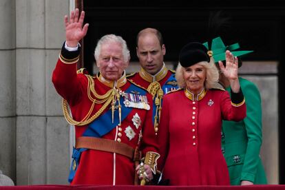 Los reyes Carlos III y Camila en el balcón de Buckingham durante la celebración de Trooping the Colour, el 17 de junio de 2023, en Londres. 