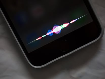 Un fallo de Siri en iOS 9.3 permite saltarse la protección de tu iPhone