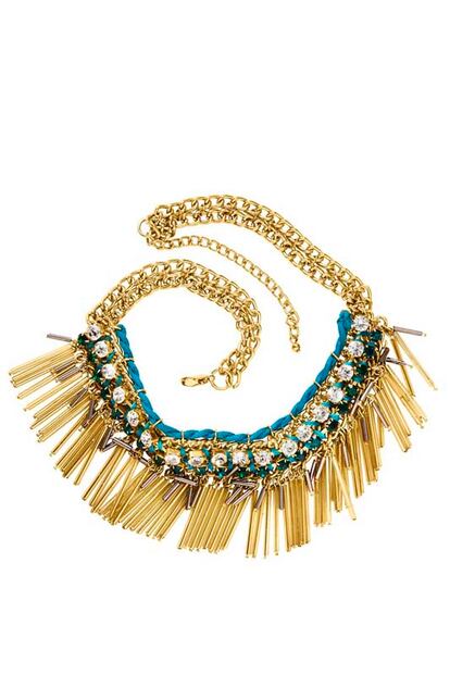 Collar de flecos, de H&M (14,95 euros).