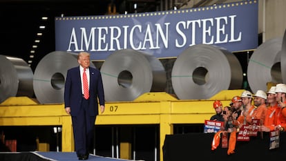 Donald Trump, este viernes en una planta de U. S. Steel en West Mifflin (Pensilvania).