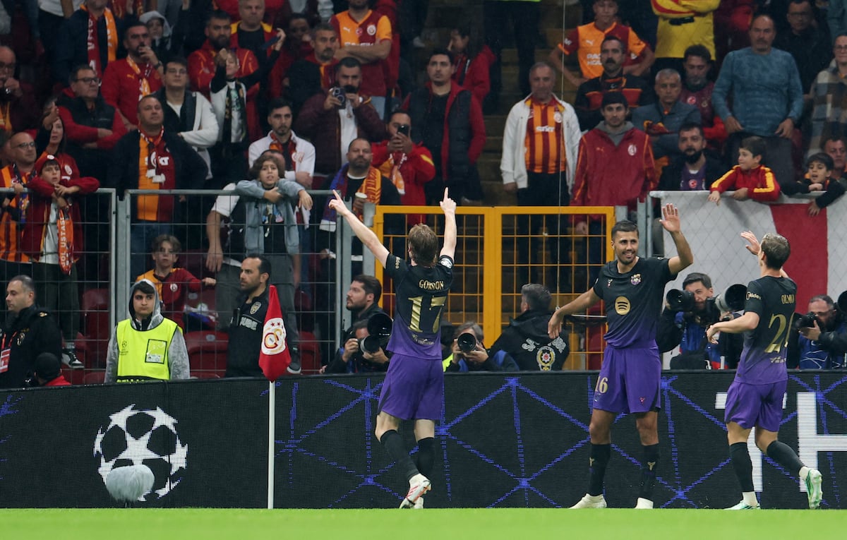Barcelona's Youthful Joy in Istanbul