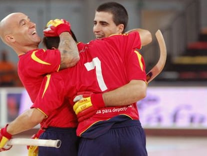 Los jugadores españoles celebran un gol. 
 