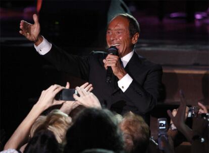 El cantante Paul Anka, durante su actuación en el Conde Duque.