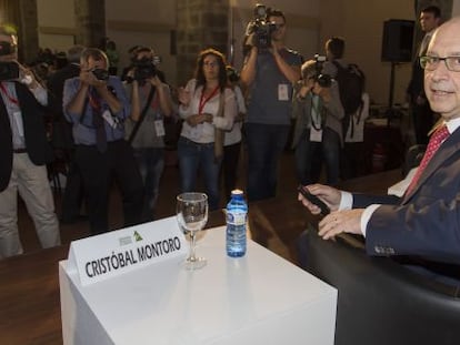 Crist&oacute;bal Montoro, ministro de Hacienda, en la Seu d&#039;Urgell