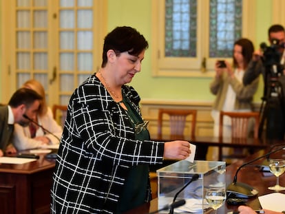 La diputada de Vox, María José Verdú, durante la comisión de investigación del 'caso Koldo'. EFE/ Miquel A. Borràs