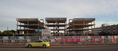 Obras sin acabar y paradas en Torredembarra (Tarragona).