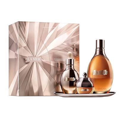 Estuche de regalo de Genaissance de La Mer que incluye: sérum de 30ml., loción de 150 ml. y contorno de ojos de 15 ml.
