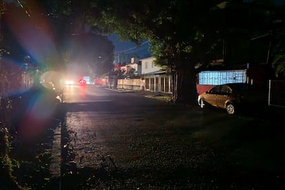 Una calle de La Habana, este viernes por la noche.