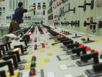 A control panel at the Garo&ntilde;a nuclear plant in Burgos.