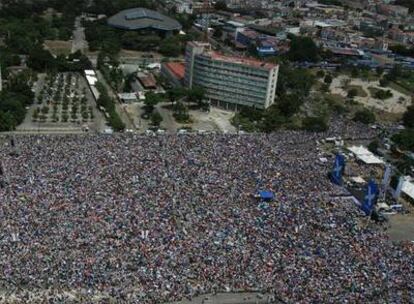 Panorámica de la plaza de la Revolución de La Habana, momentos antes de empezar el concierto.