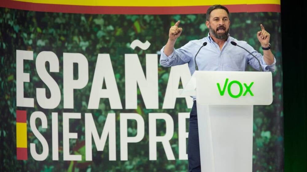 La dirección de Vox en Murcia cesa tras su éxito electoral | Política ...