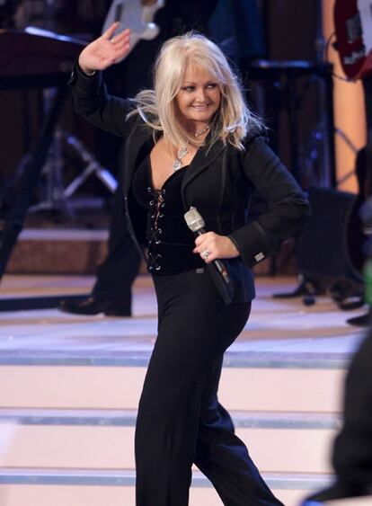 Parece que no sólo la televisión española emite galas de fiesta navideñas repletas de viejas glorias. El canal alemán de televisión ZDF ha invitado a la cantante británica Bonnie Tyler para participar en el programa <i>Danke Dieter Thomas Heck!</i>, en homenaje al presentador alemán de televisión Dieter Thomas Heck, que celebra su 70 cumpleaños.