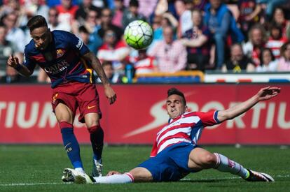 Neymar chuta para o gol marcado por Miguel Lopes.