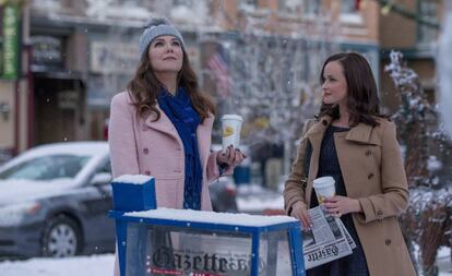 Lauren Graham e Alexis Bledel, em 'As 4 estações das garotas Gilmore'.