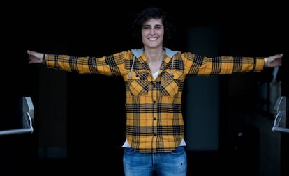 Montse Tomé en la Ciudad de Fútbol de Las Rozas antes de salir rumbo al Mundial de Francia.