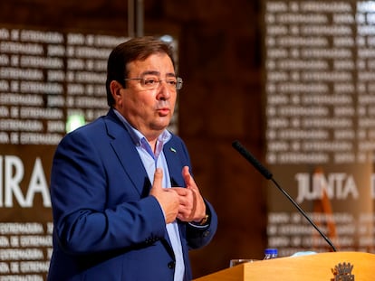 El presidente de la Junta de Extremadura, Guillermo Fernández Vara, comparece en una rueda de prensa, el pasado 1 de julio.