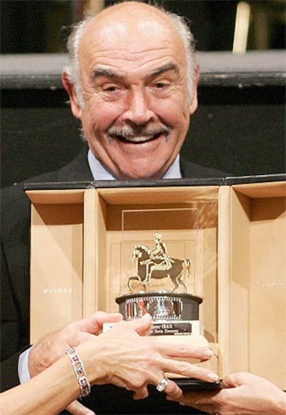 El actor Sean Connery recibe en Roma el Premio Marco Aurelio.